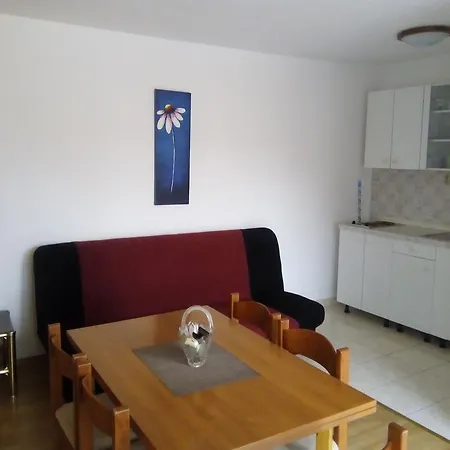 And Sara Guest house *