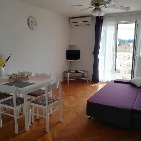 Guest house And Sara