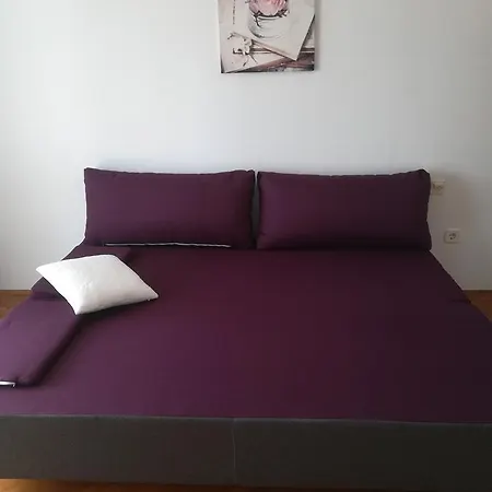 Guest house And Sara Petrcane