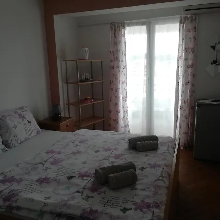 Guest house And Sara *